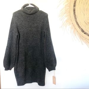 NWT Adorable Cozy Sweater Dress w Bell Sleeves ✨